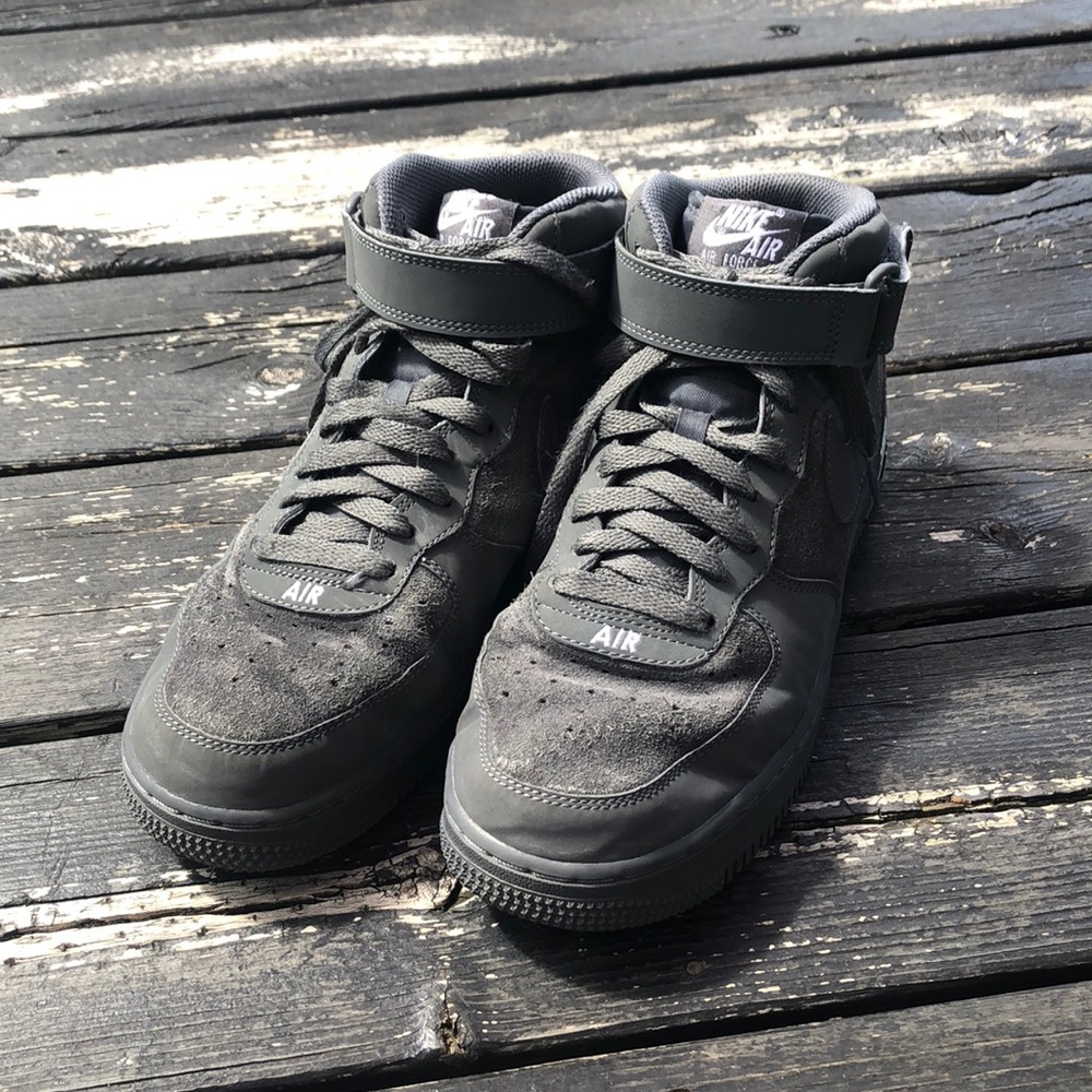 Nike Air Force 1 mid Men’s shoe